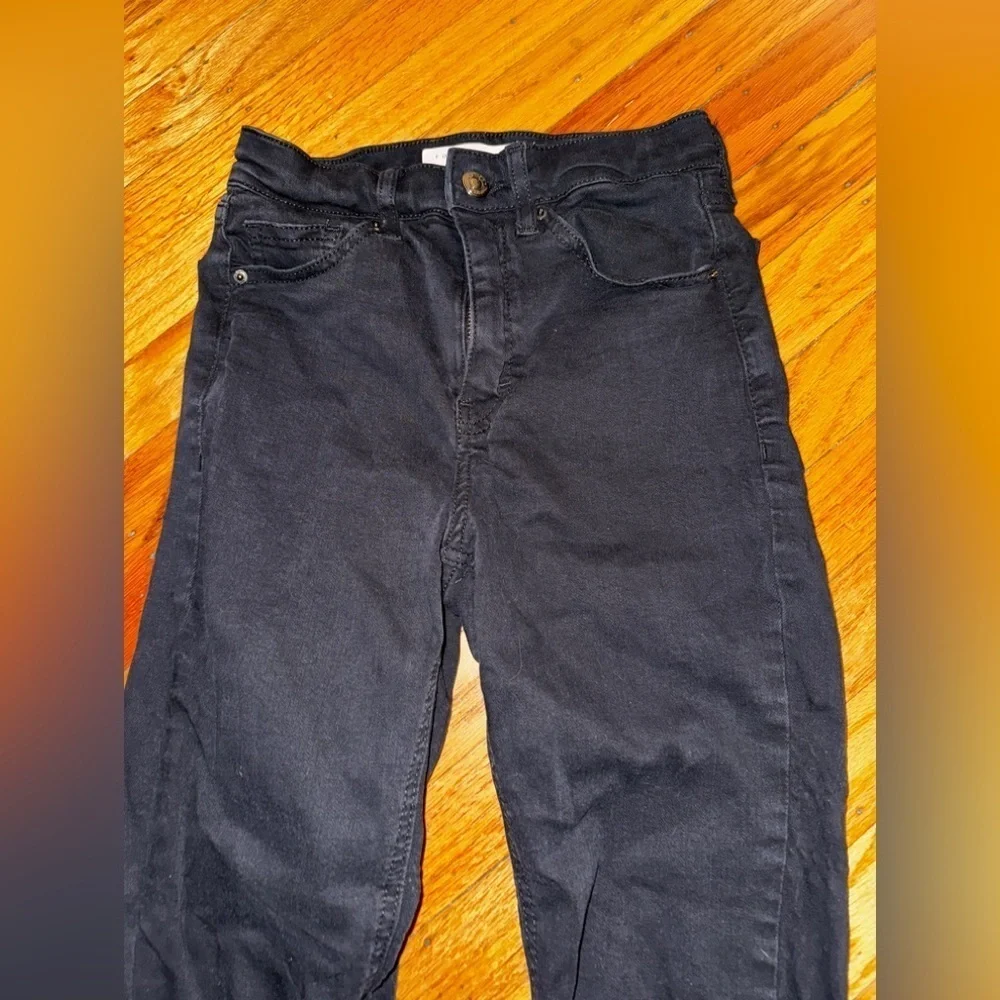Black skinny jeans